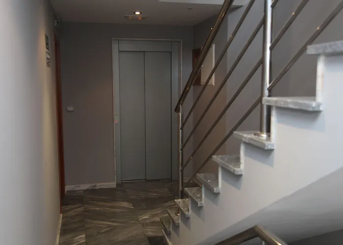 Orois Πανσιόν Melide